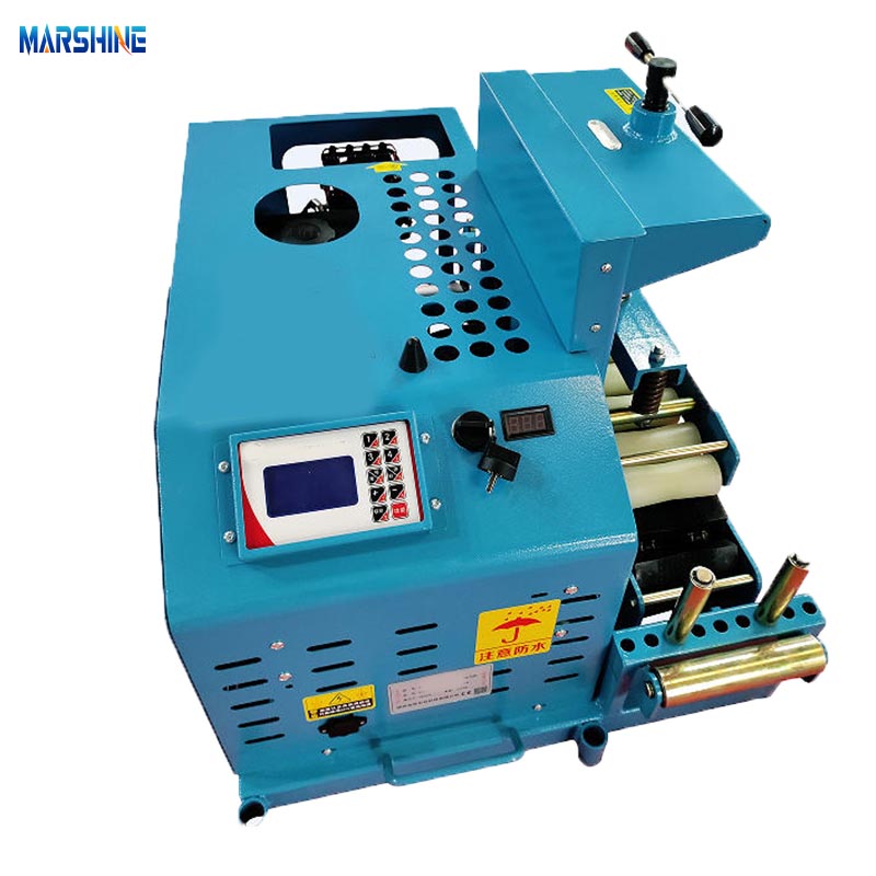 전원 케이블 피더를 당기는 것이 신발 끈을 묶는 것처럼 쉽나요?